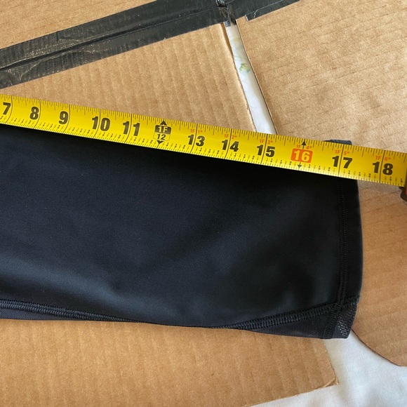LULULEMON Train Times Crop 17" High Rise Mesh Training Gym Yoga Black Size 6 - Picture 12 of 13